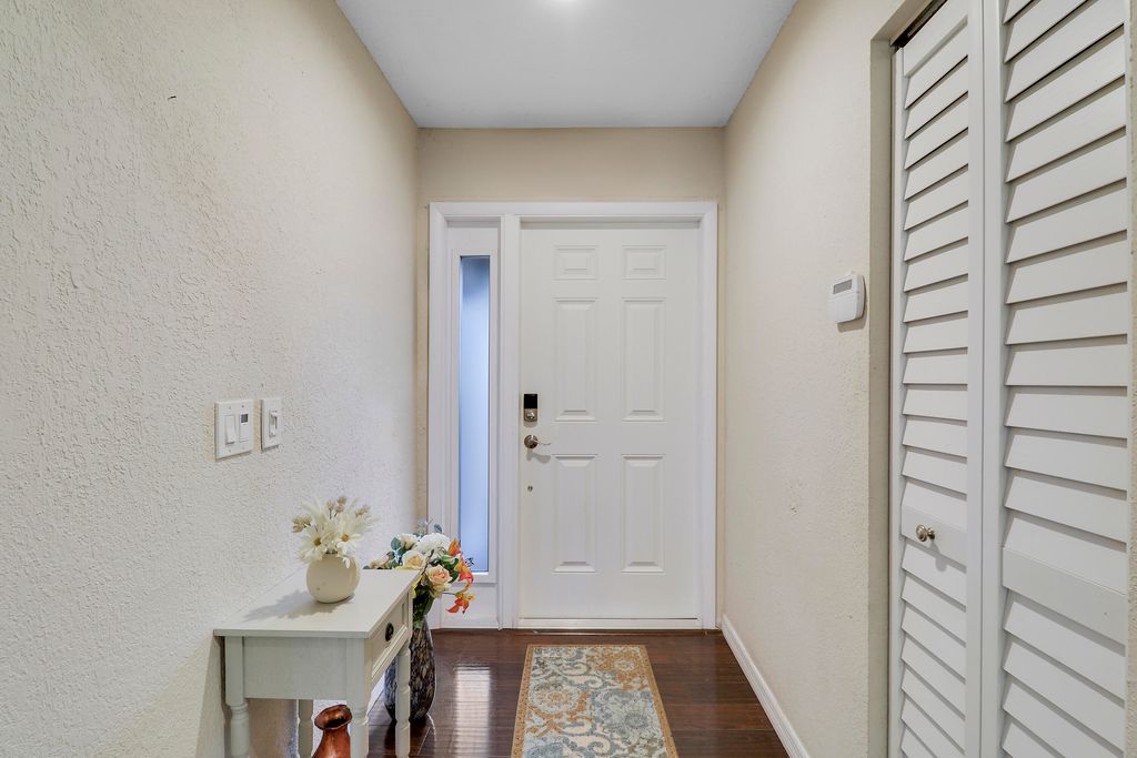 Photo of 124 Rosewood Circle, Jupiter, FL 33458 (MLS # R11165349)
