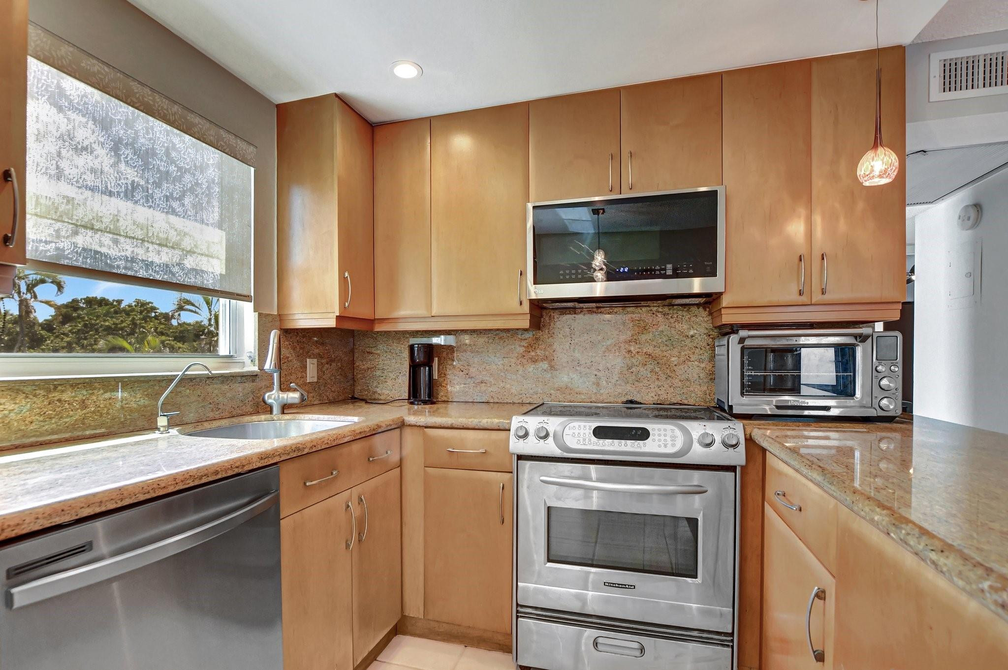 ASHBY C CONDO - Residential