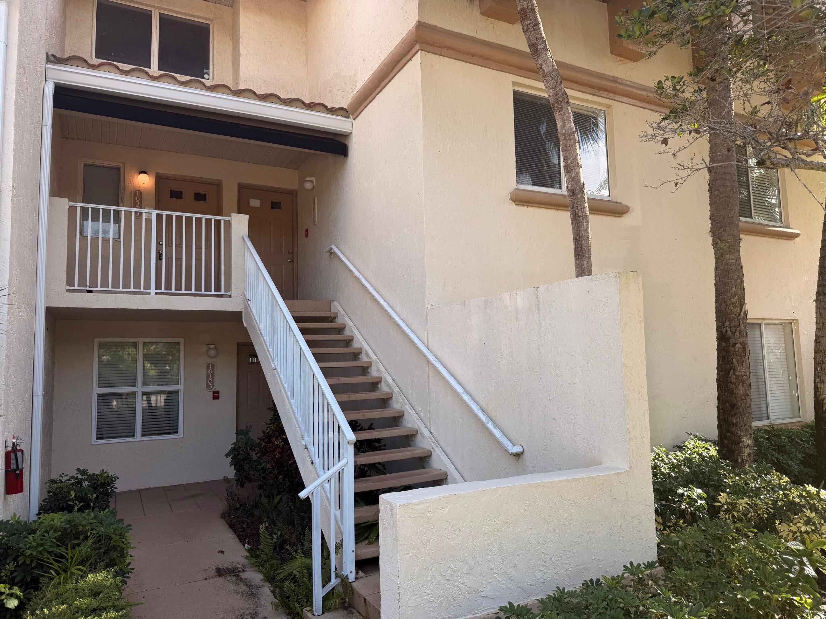 16203 GLENMOOR Drive 16203