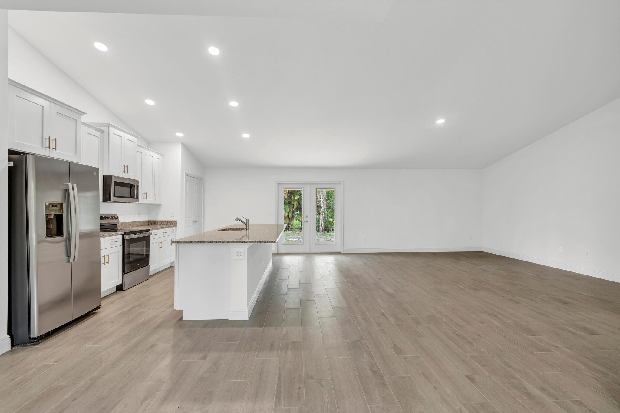 13608 69th Street N