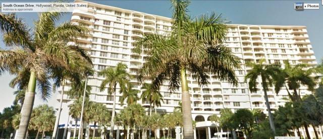 This 2/2 fully renovated unit features open kitchen with s/s appliances, high quality built-ins and cabinetry in
bathrooms, natural stones, high impact windows. The balcony faces East and has ocean view. Spacious rooms,
lots of natural light, neutral colors will bring comfortable feeling. Hallmark Condo offers the excellent set of
amenities including big gym, pool, valet parking etc. Safe and desirable area, across a street from the beach,
close to shopping and dining.