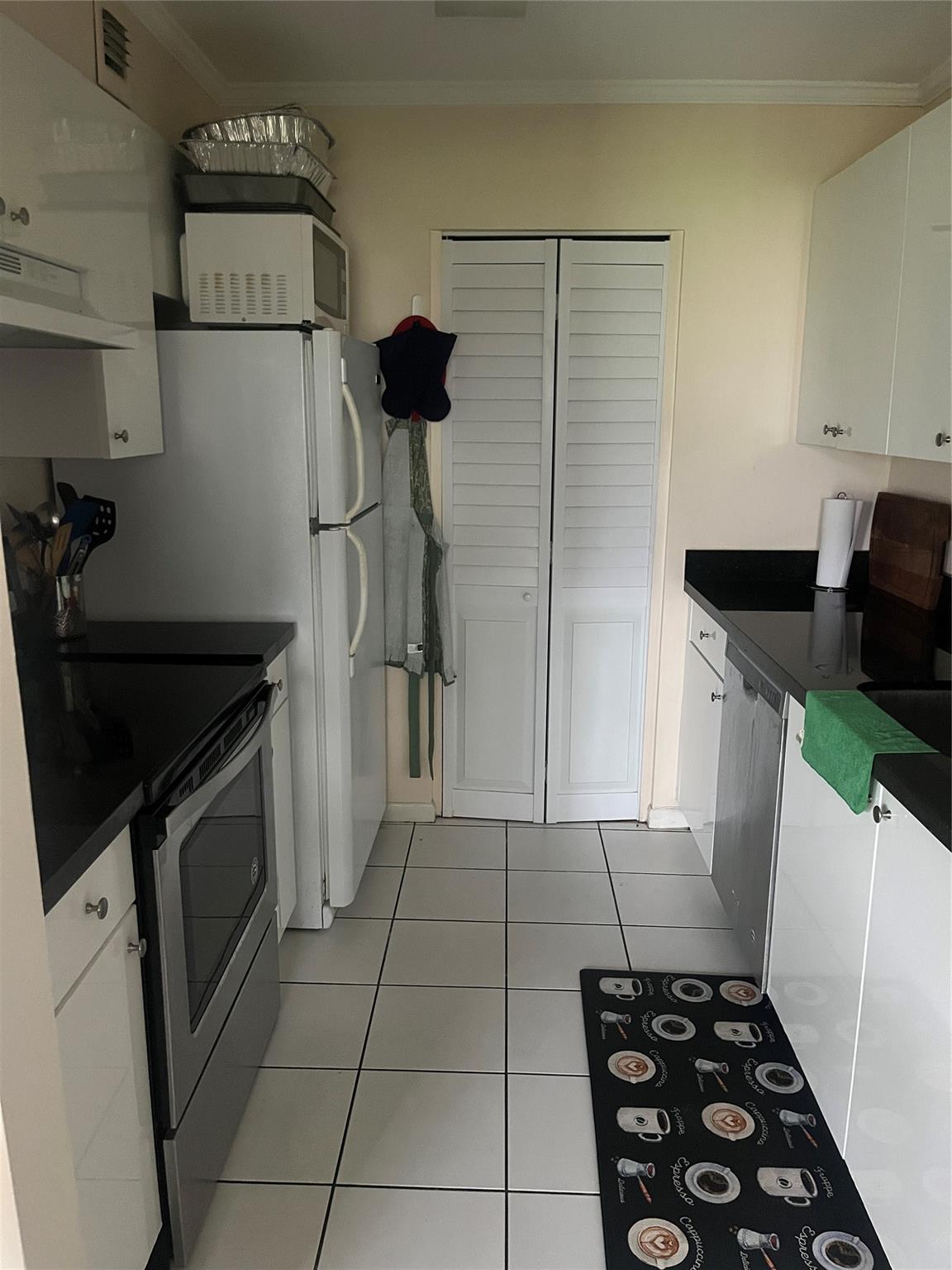 Palm Village Club Condo - Residential Lease