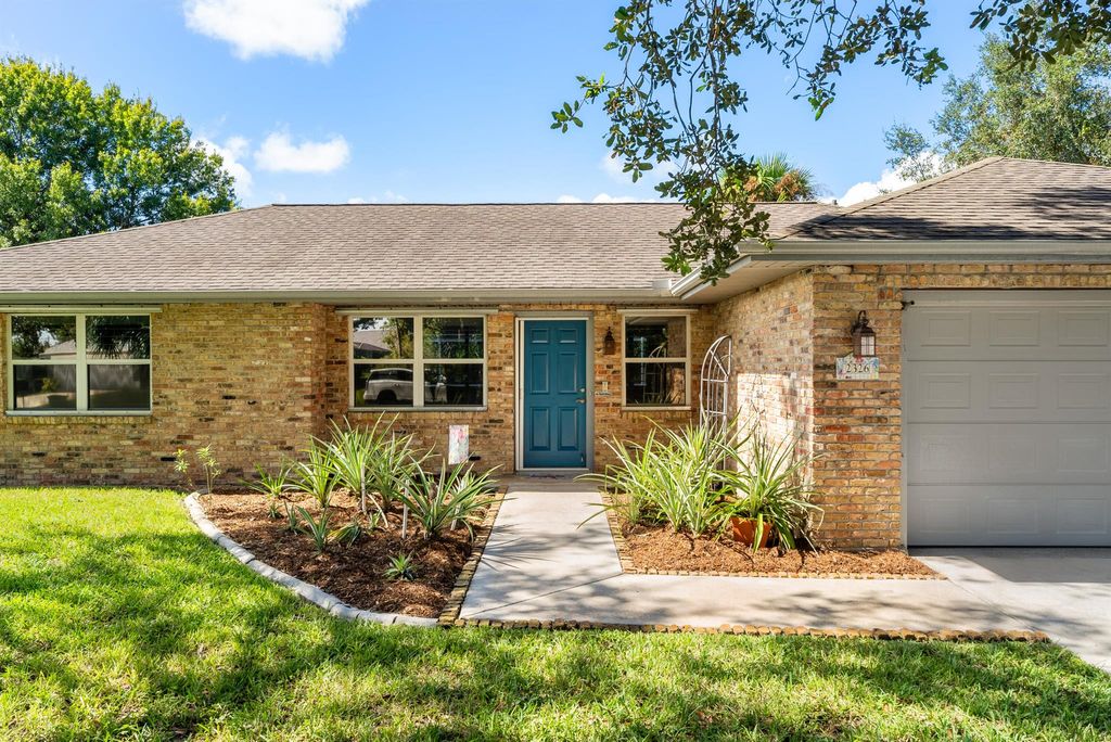 Photo of 2326 SE Saphire Terrace, Port Saint Lucie, FL 34952 (MLS # R11031574)