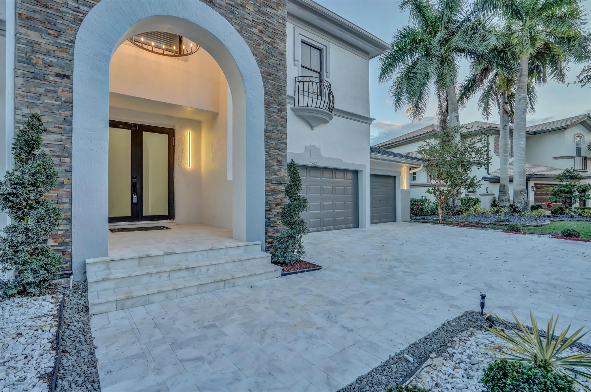 7582 NW 127th Manor