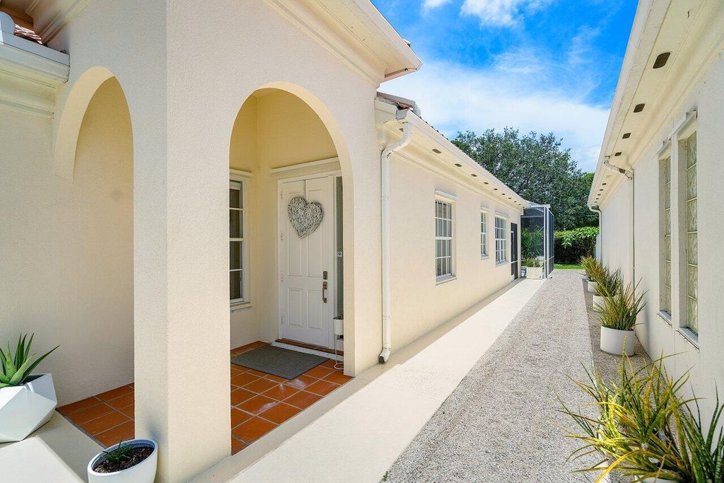 Photo of 4603 Hammock Circle, Delray Beach, FL 33445 (MLS # R10999284)