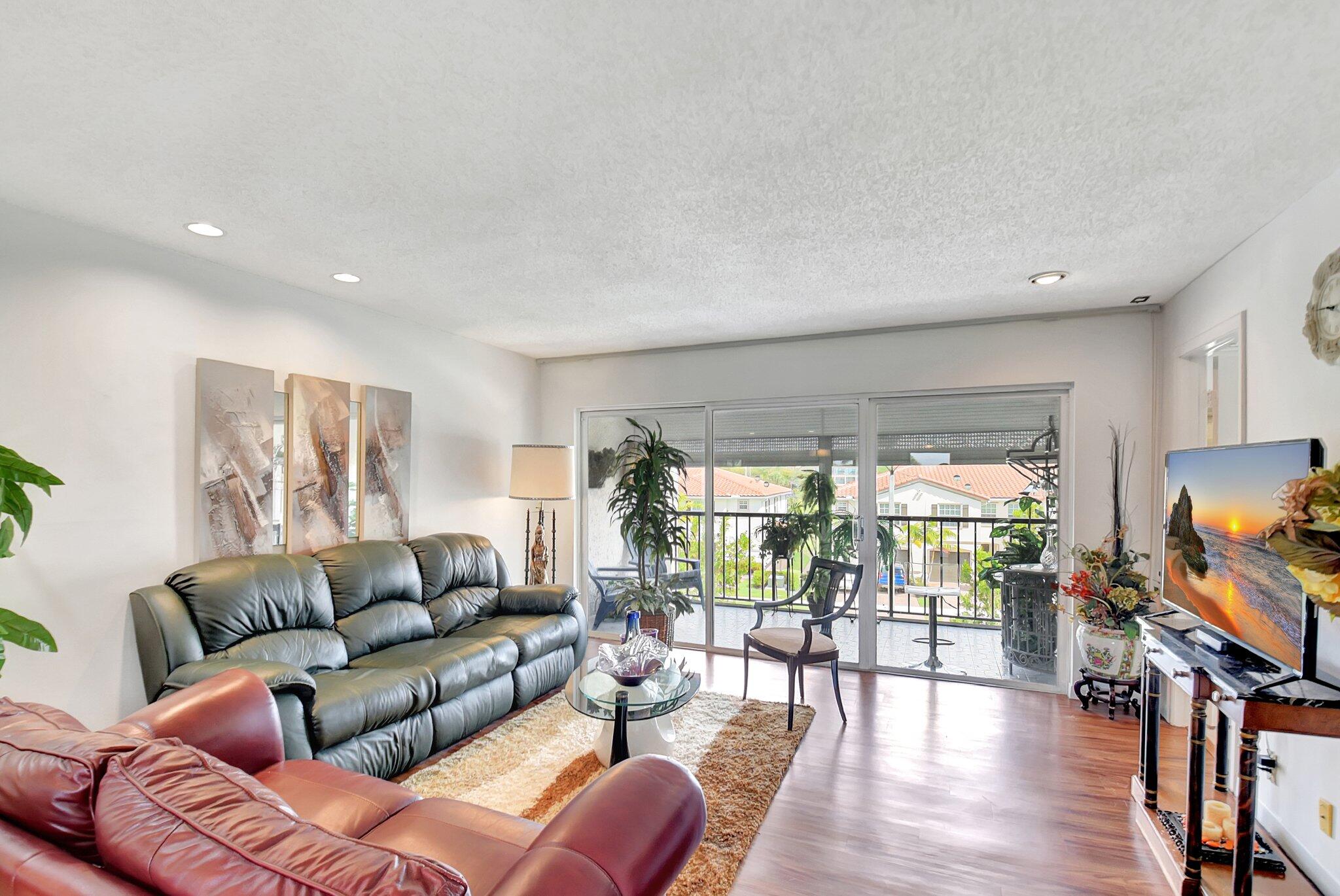 FOUNTAINS OF PALM BEACH CONDO 7 - Residential