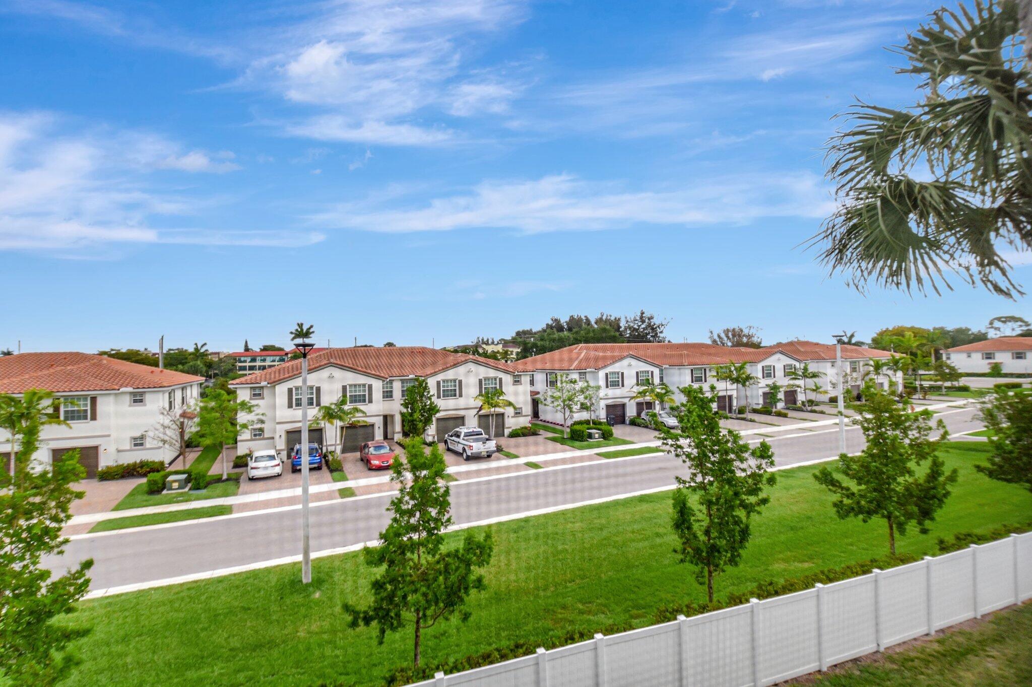 FOUNTAINS OF PALM BEACH CONDO 7 - Residential