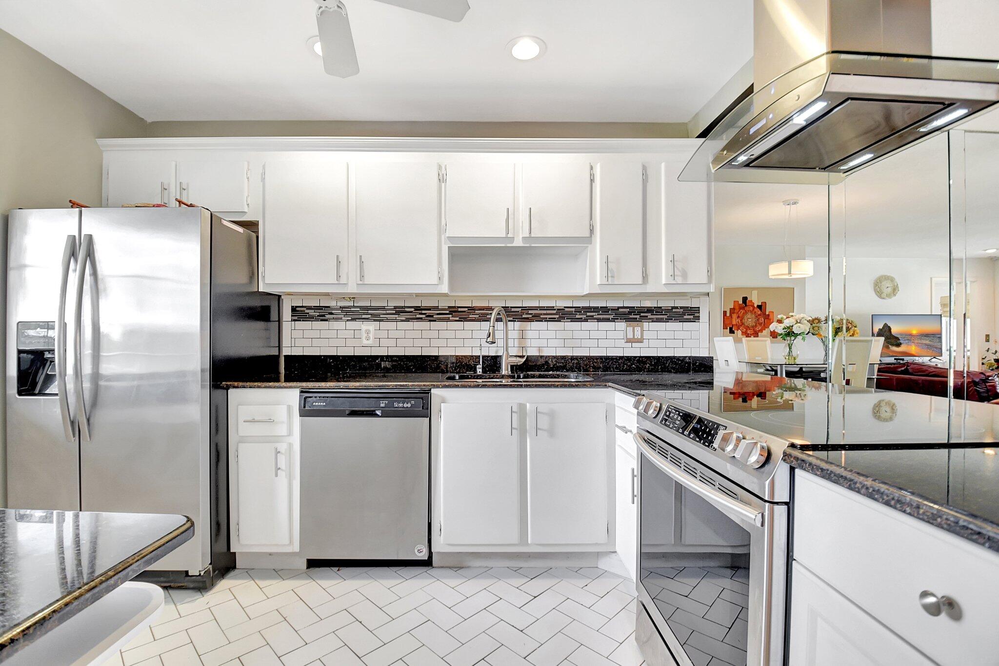 FOUNTAINS OF PALM BEACH CONDO 7 - Residential