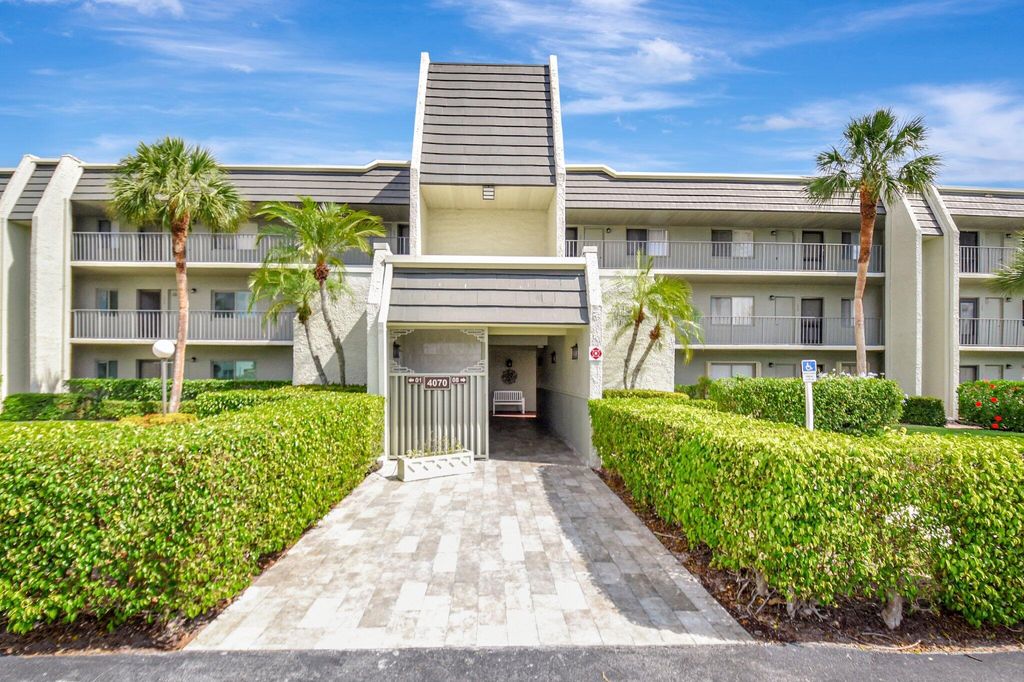 Photo of 4070 Tivoli Ct #307, Lake Worth Beach, FL 33467 (MLS # R11166860)