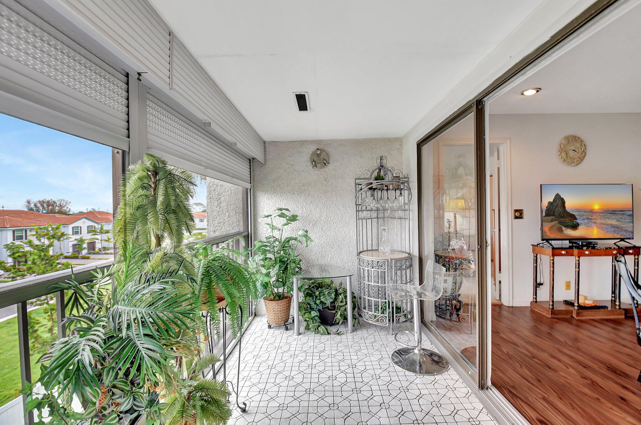 FOUNTAINS OF PALM BEACH CONDO 7 - Residential