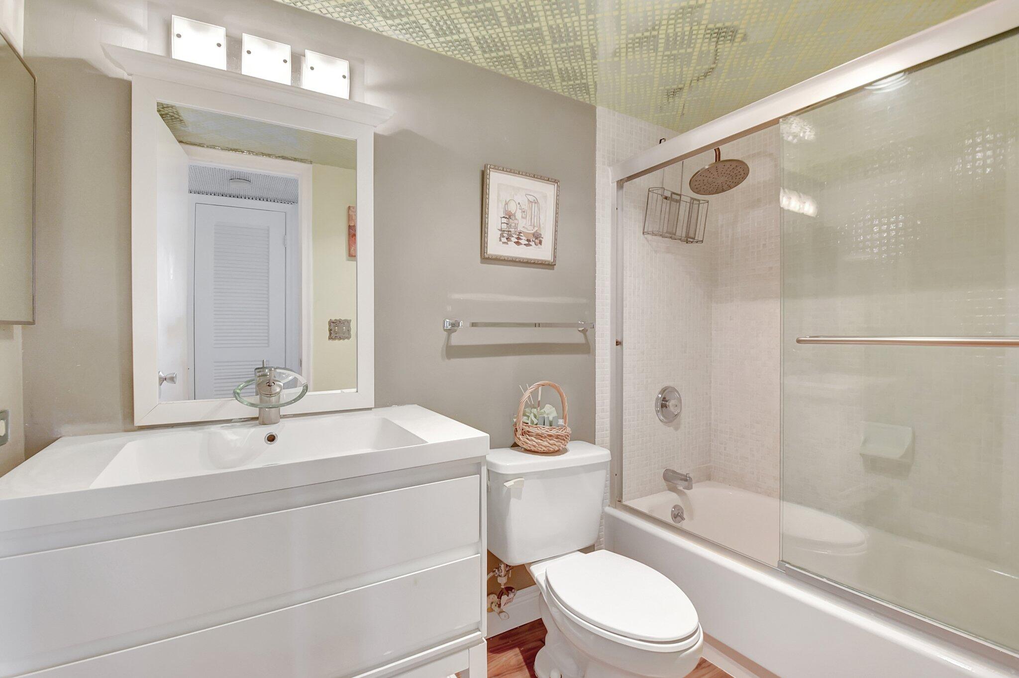 FOUNTAINS OF PALM BEACH CONDO 7 - Residential