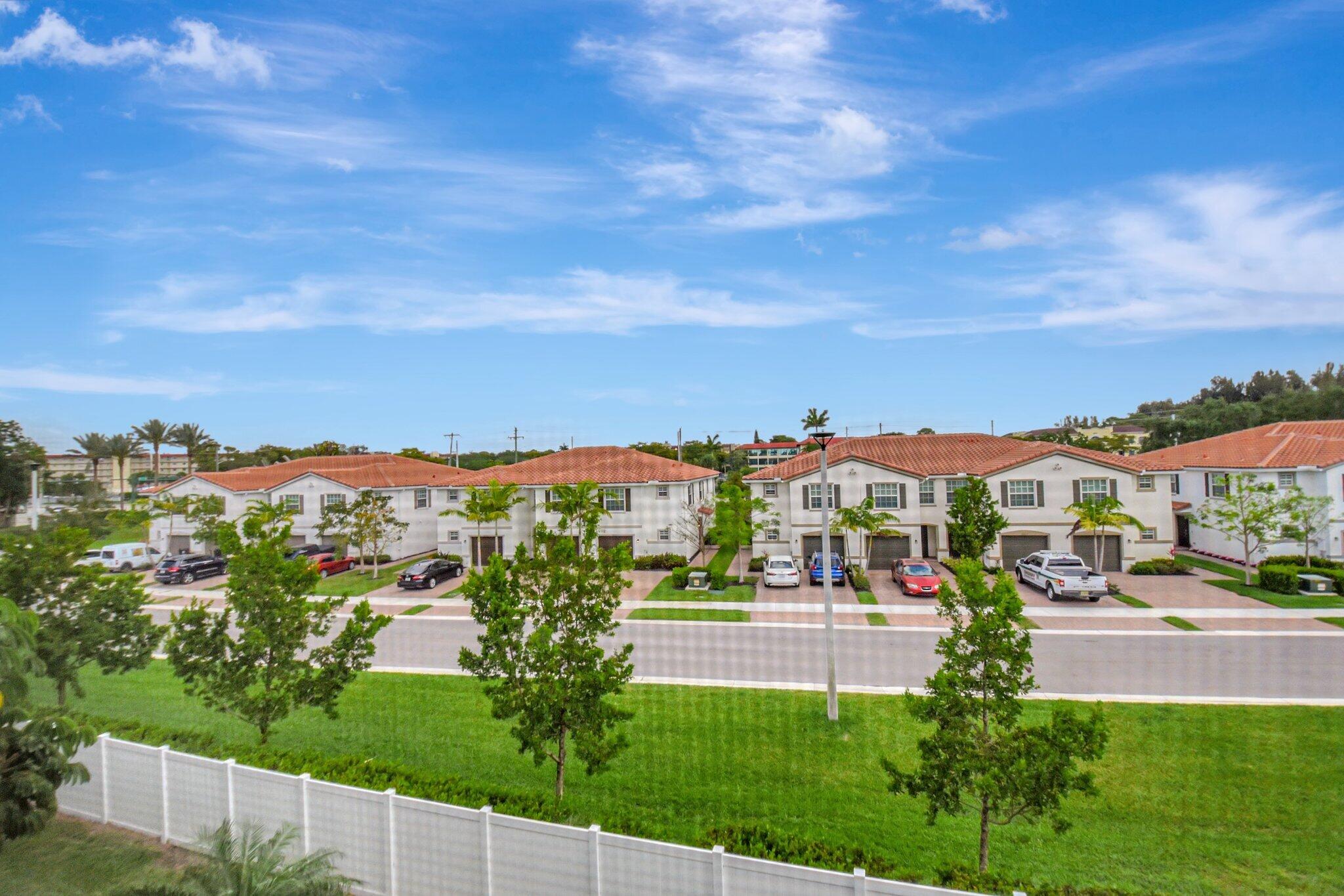 FOUNTAINS OF PALM BEACH CONDO 7 - Residential