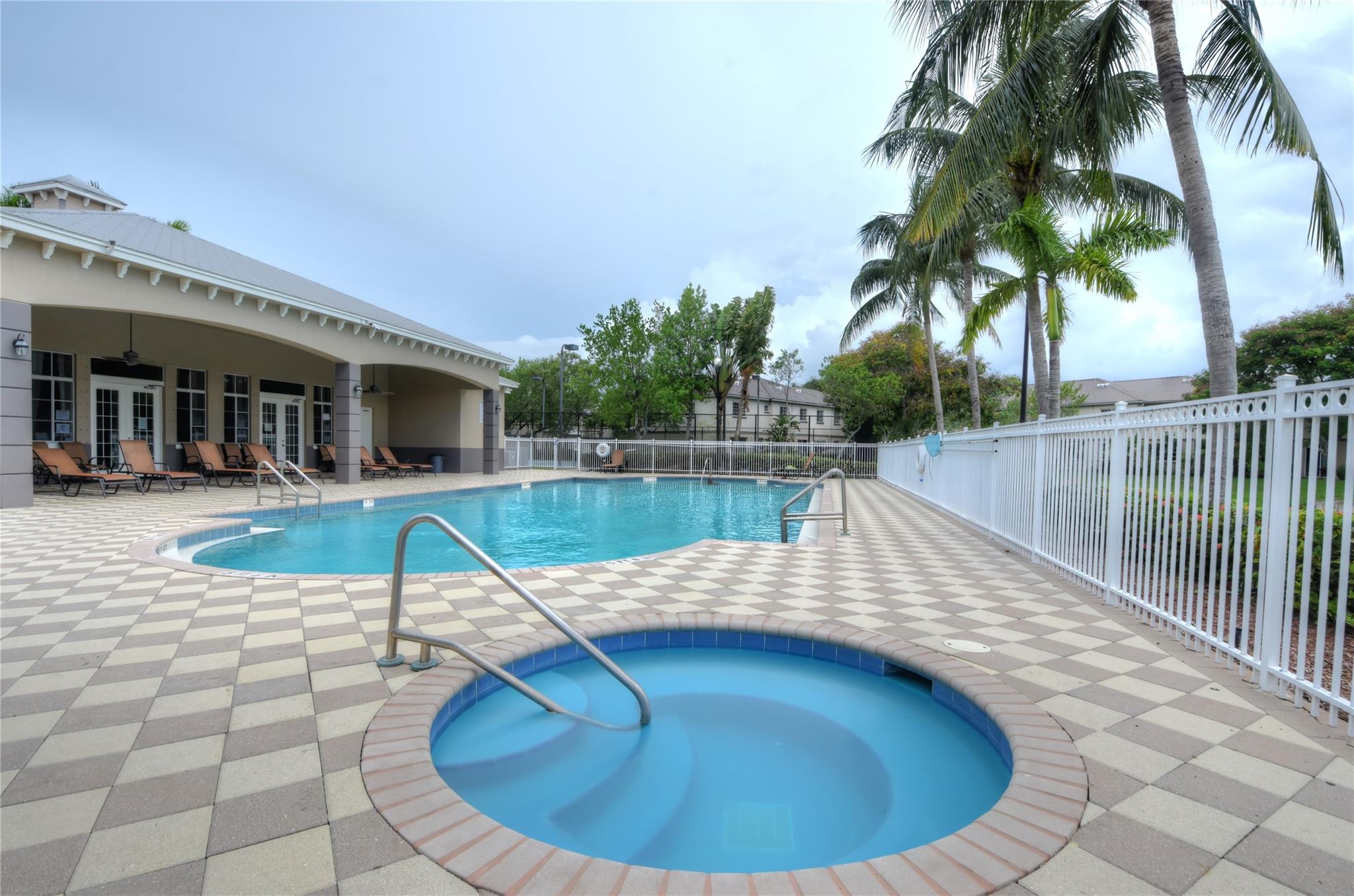 MARSH HARBOUR - Residential