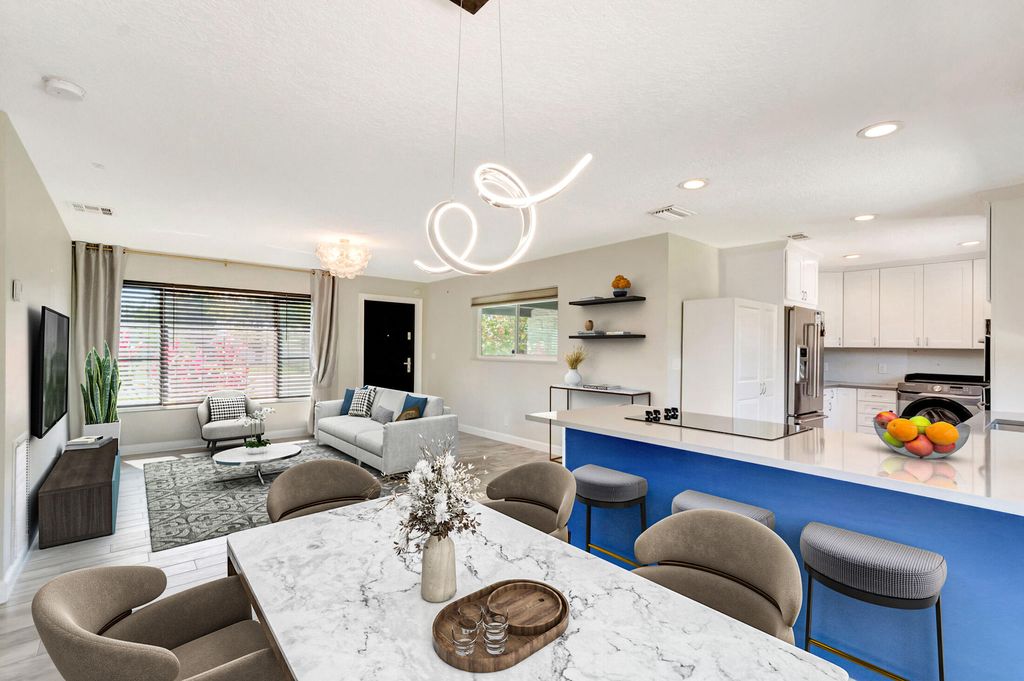 Photo of 125 SE 6th Avenue, Boynton Beach, FL 33435 (MLS # R11067456)