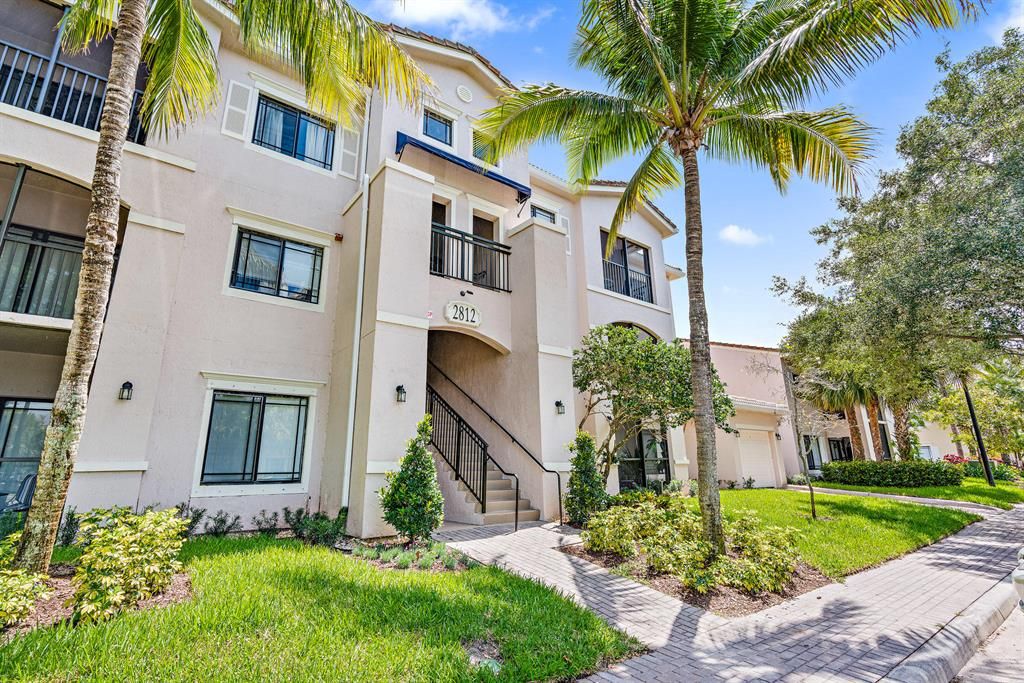 Photo of 2812 Grande Parkway Pkwy #202, Palm Beach Gardens, FL 33410 (MLS # R10737258)