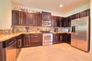 LYONS RANCHES - Residential