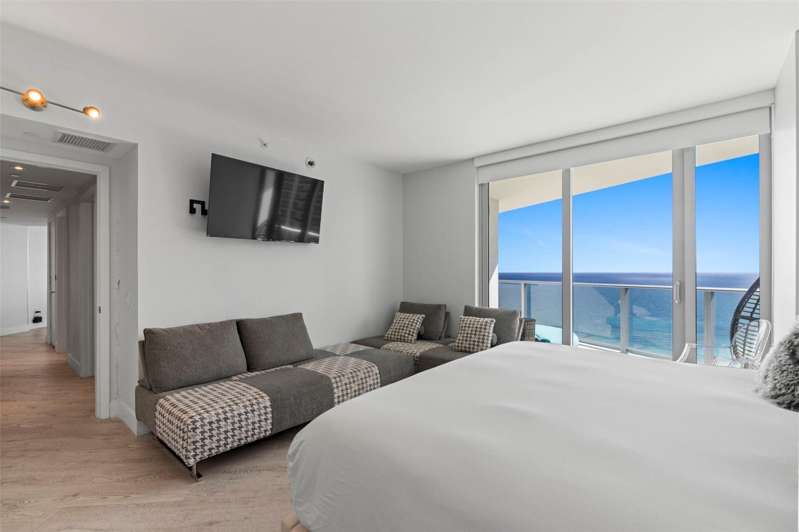 Lyfe Beach Resort - Residential