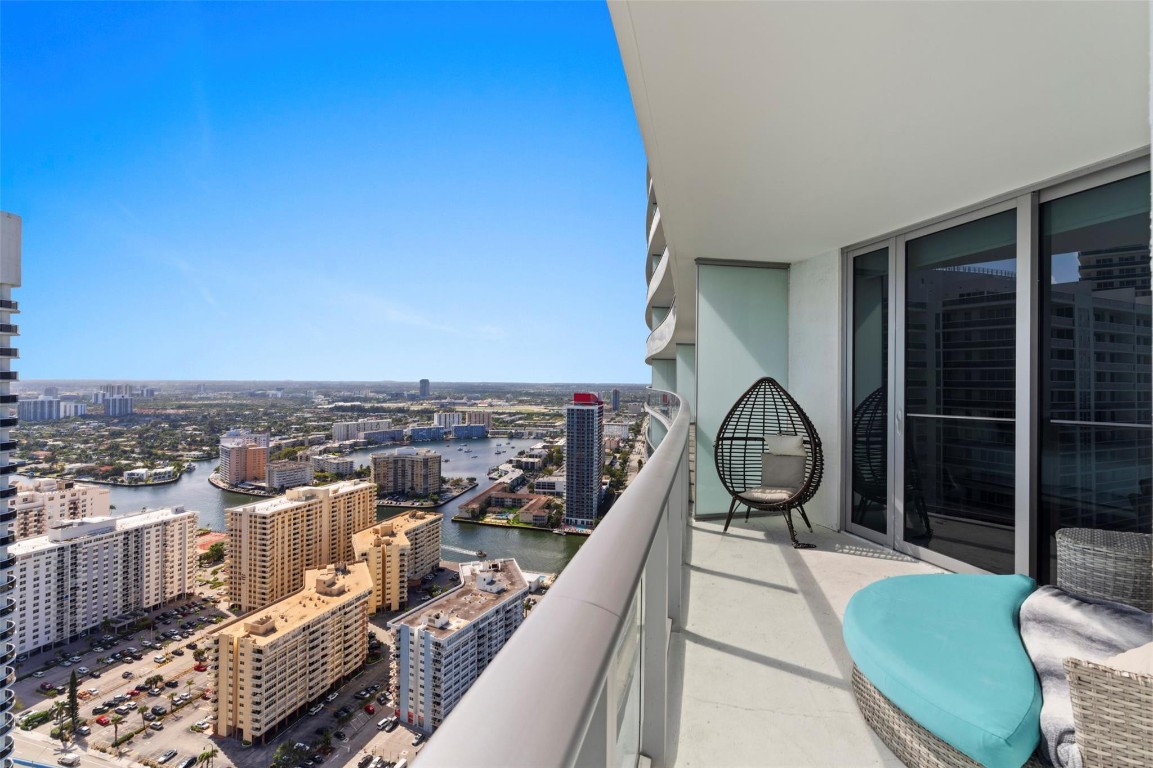 Lyfe Beach Resort - Residential