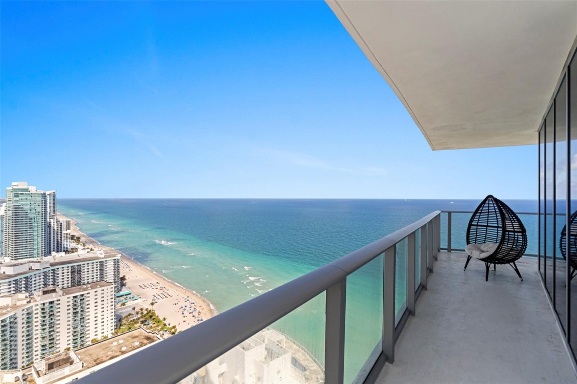 Lyfe Beach Resort - Residential