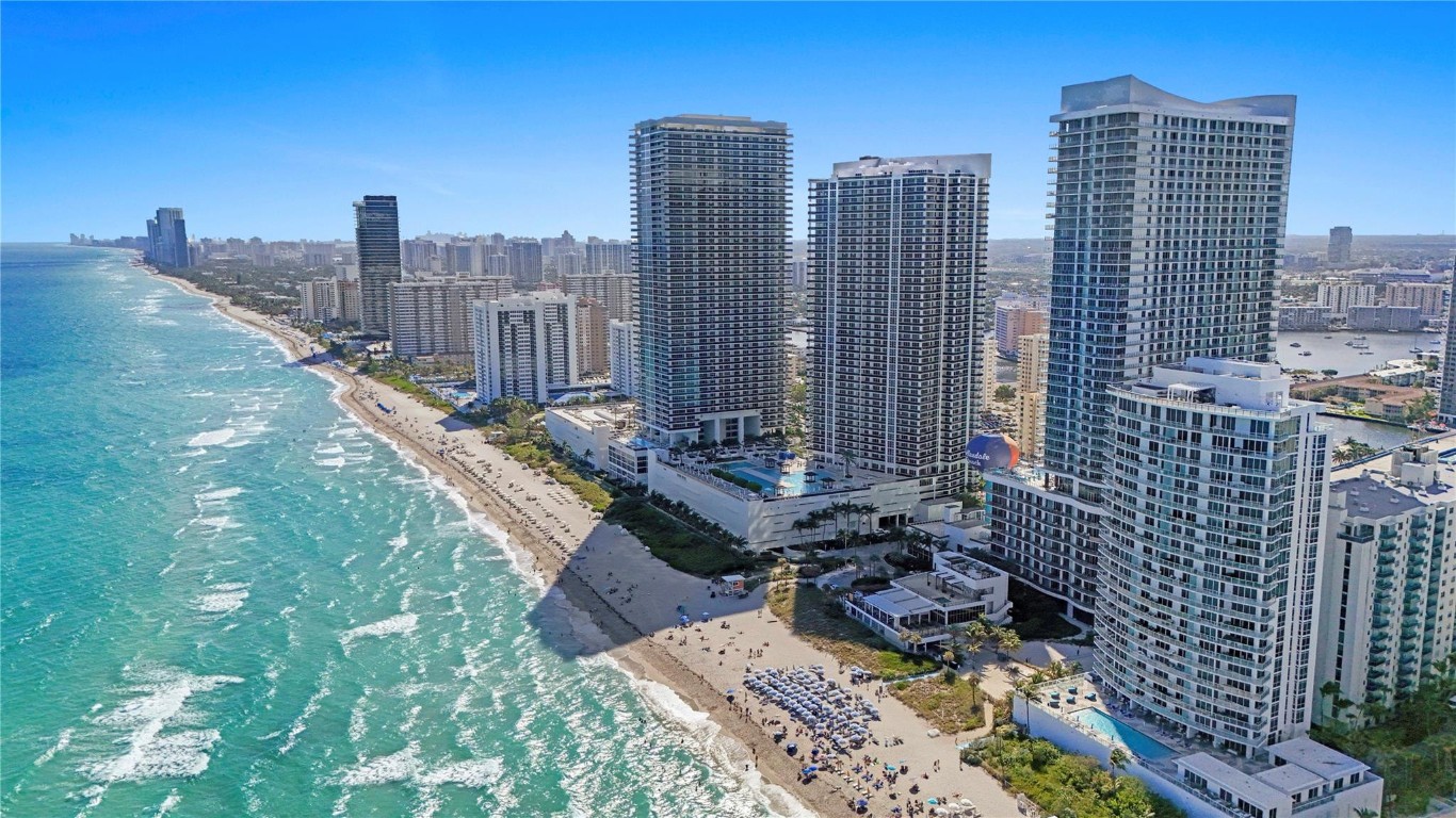 Lyfe Beach Resort - Residential