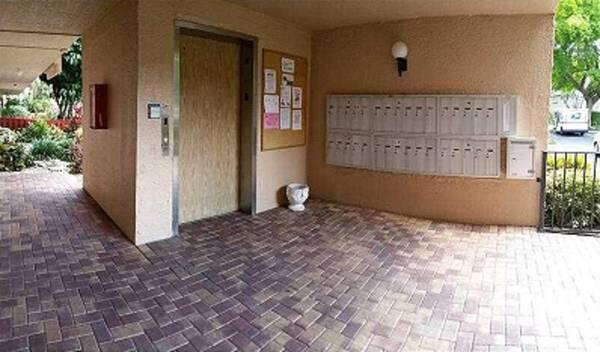 PALM LAKES - Residential Lease