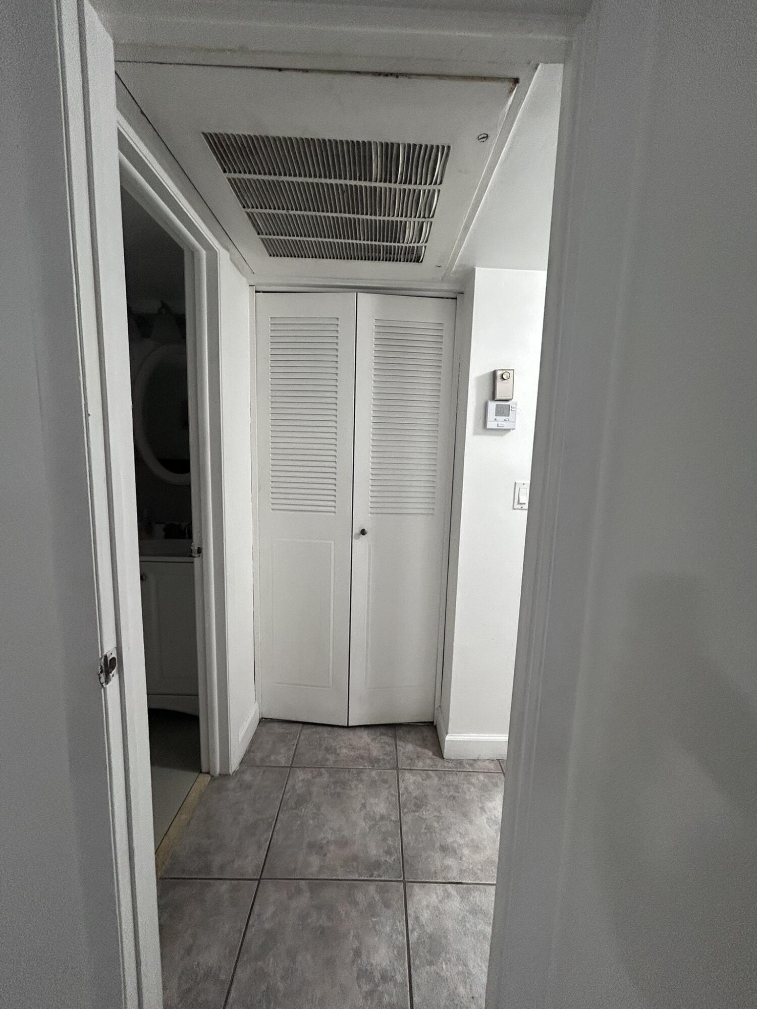 OMEGA CONDO NO 4 - Residential