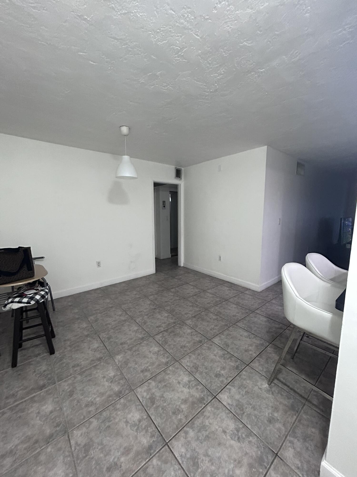 OMEGA CONDO NO 4 - Residential