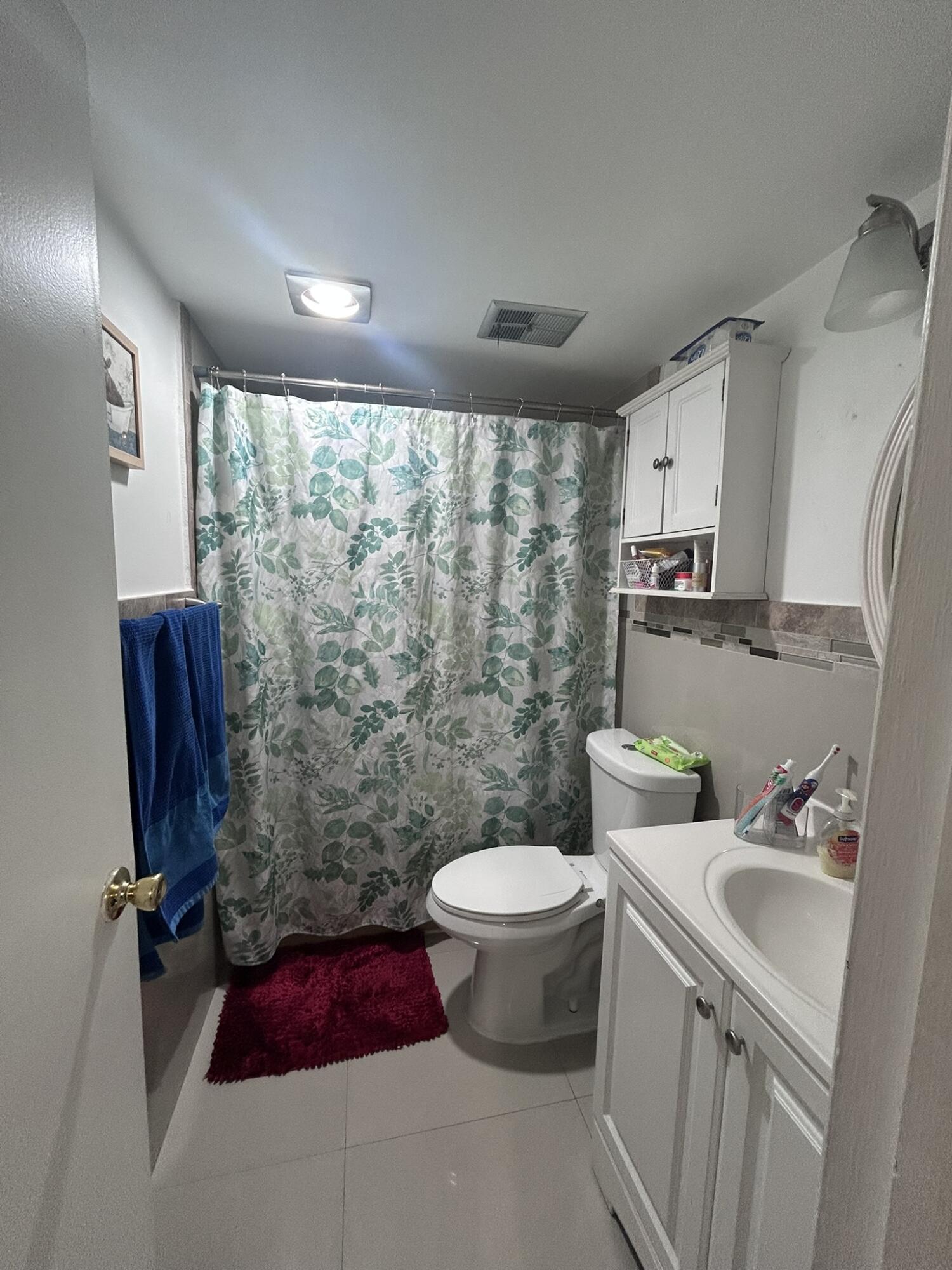 OMEGA CONDO NO 4 - Residential
