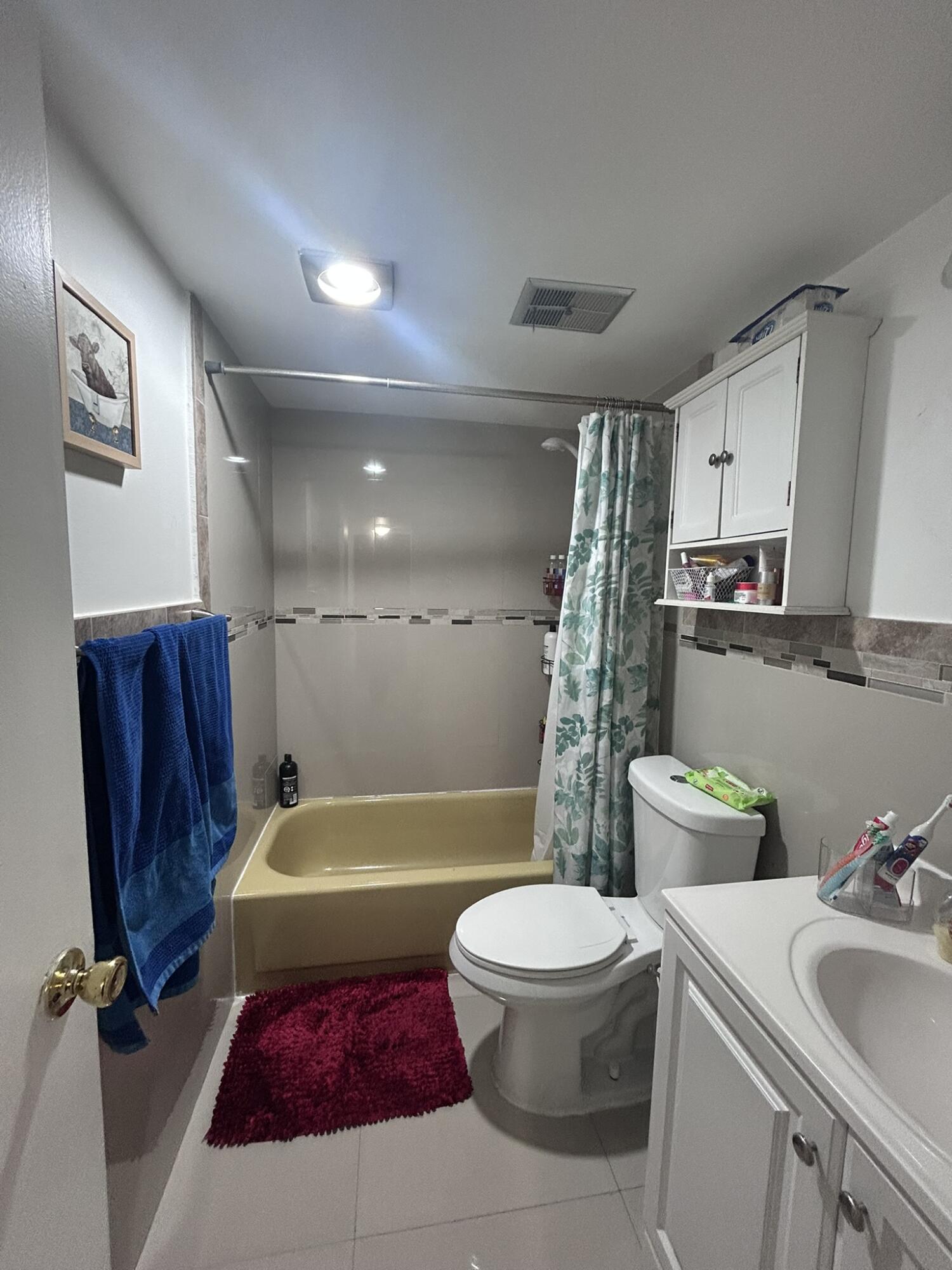 OMEGA CONDO NO 4 - Residential