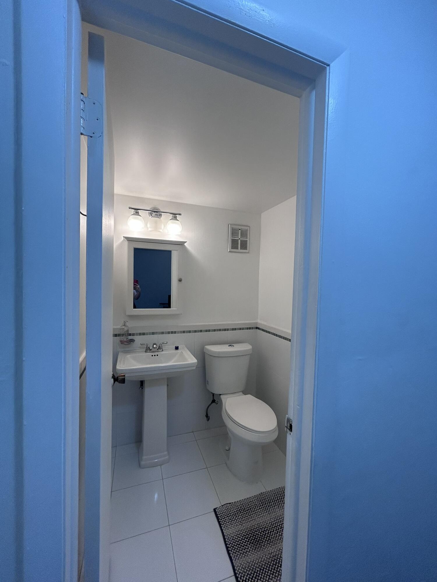 OMEGA CONDO NO 4 - Residential