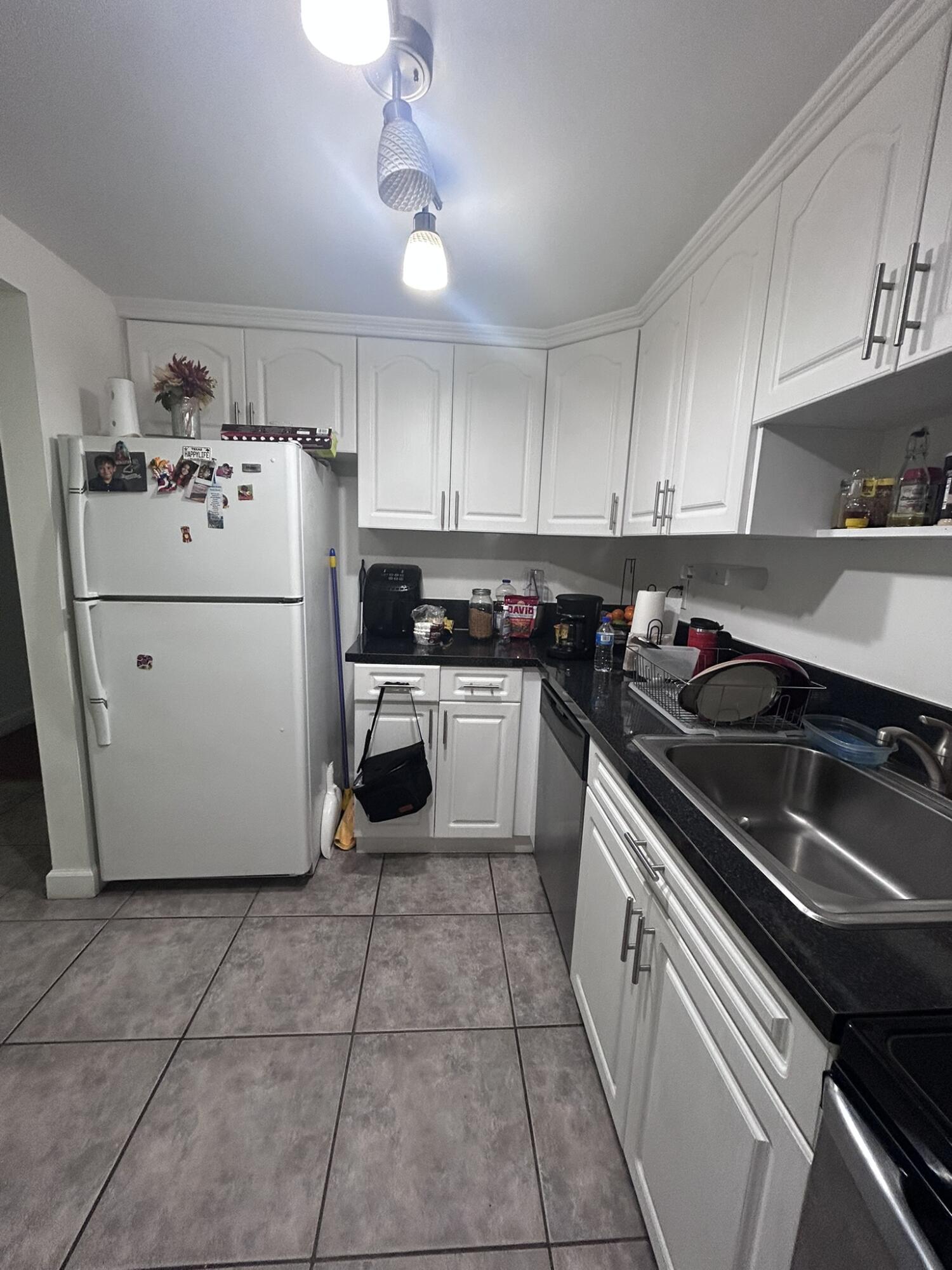 OMEGA CONDO NO 4 - Residential