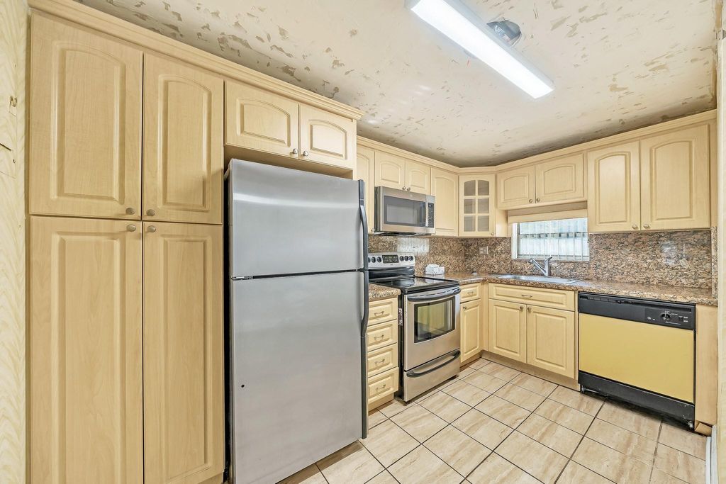 Photo of 8980 S Hollybrook Boulevard #204, Pembroke Pines, FL 33025 (MLS # F10543210)