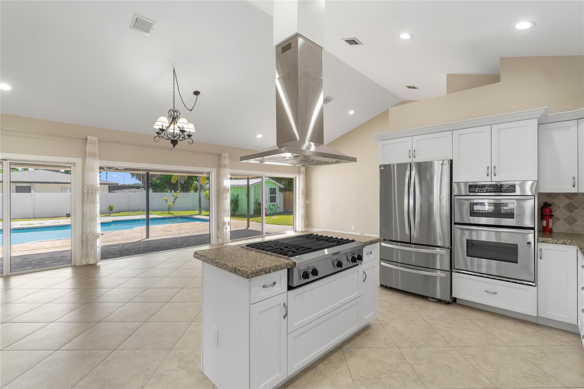 698 NW 12th Road