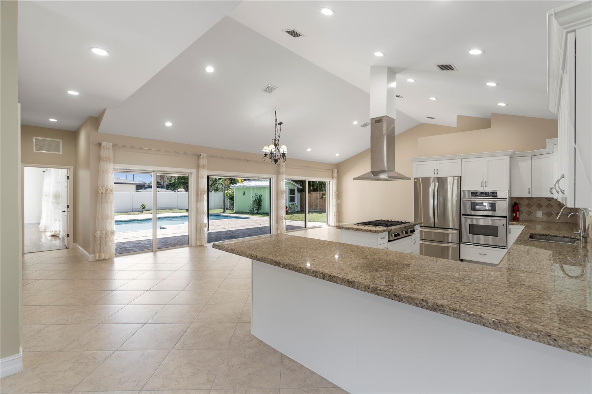698 NW 12th Road
