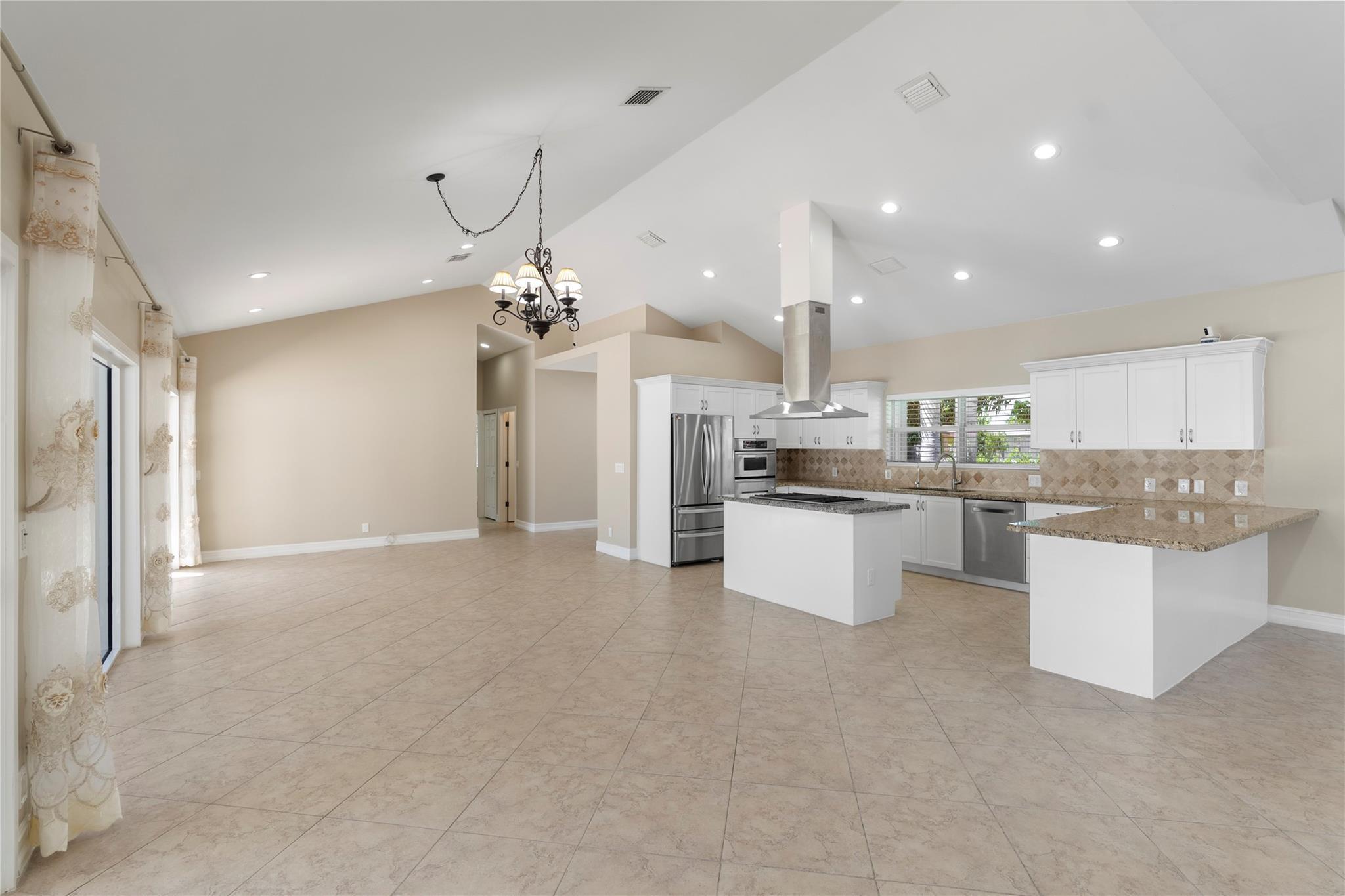 698 NW 12th Road