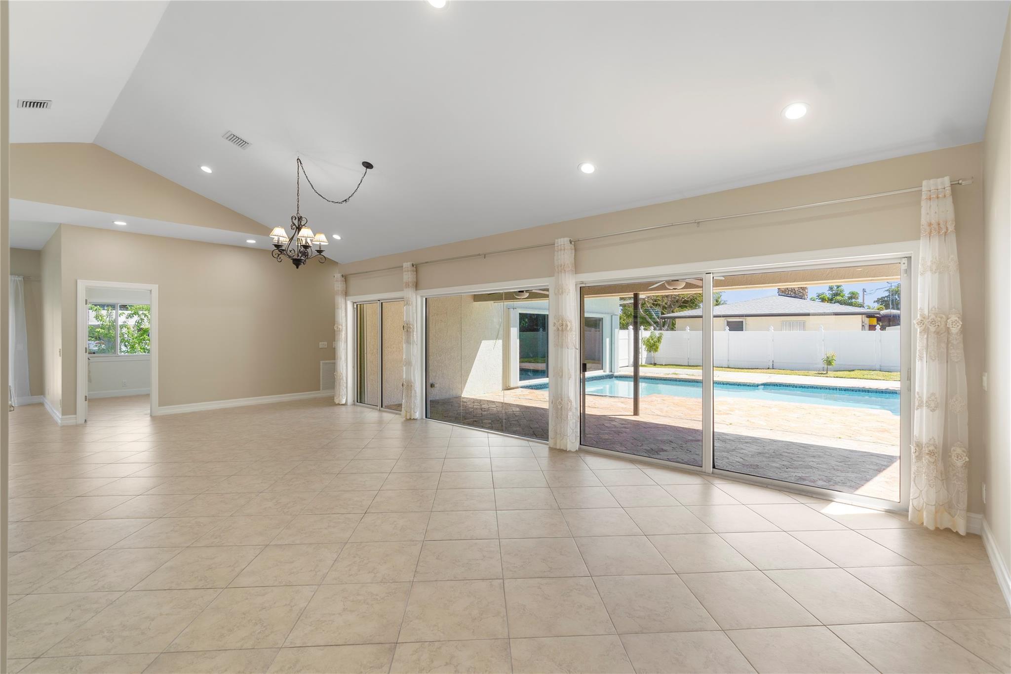 698 NW 12th Road