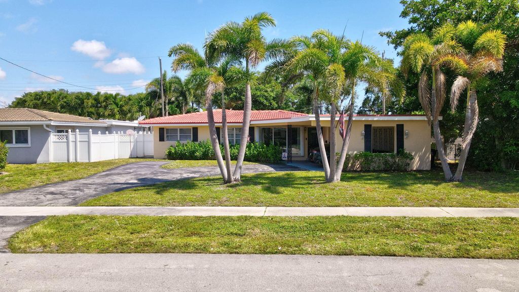 Photo of 2169 NE 62nd Court, Fort Lauderdale, FL 33308 (MLS # B26026068)