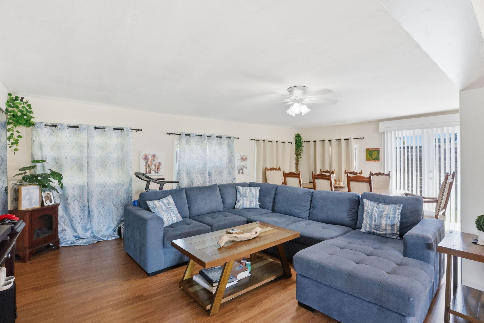 IMPERIAL POINT 1 SEC - Residential