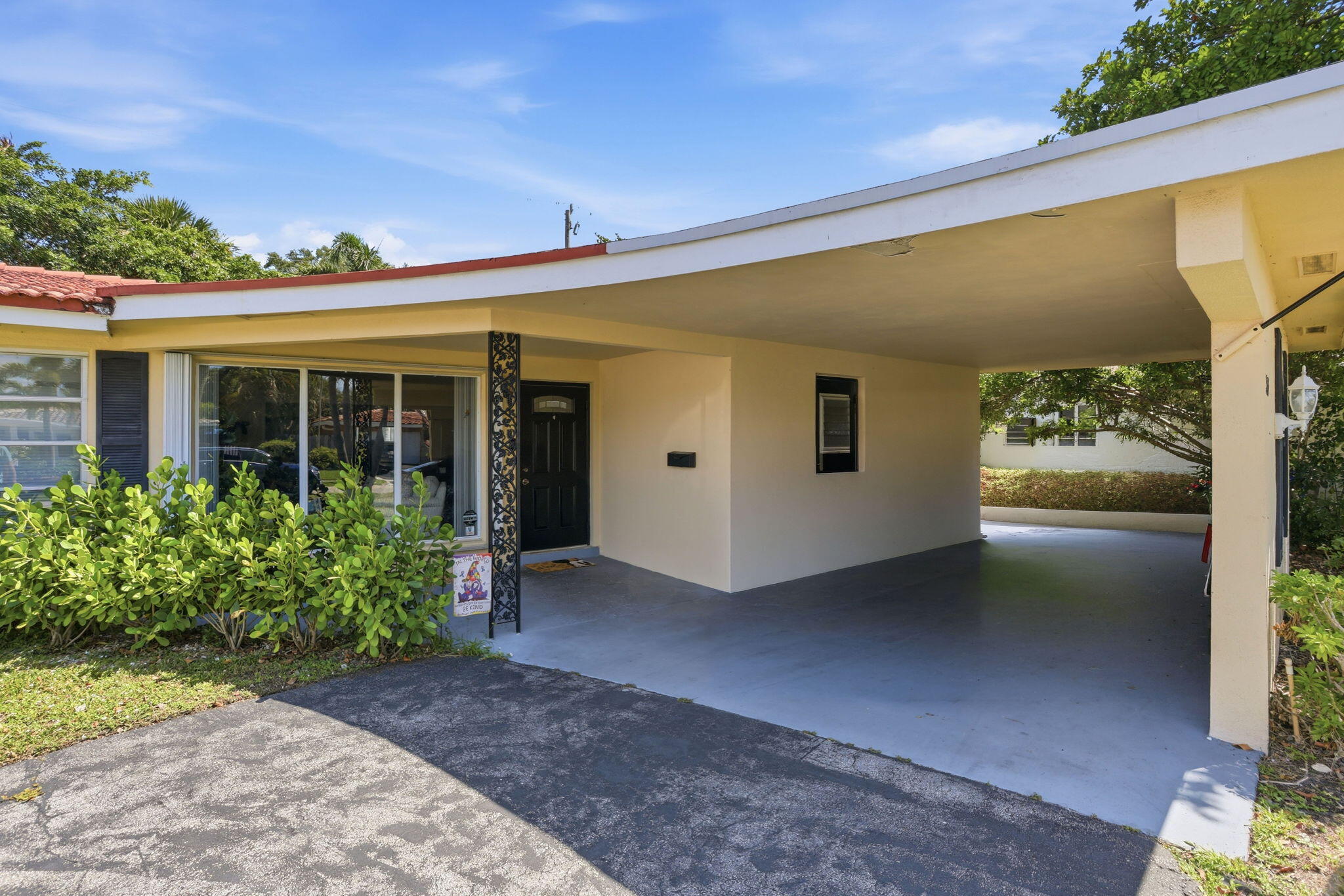 IMPERIAL POINT 1 SEC - Residential