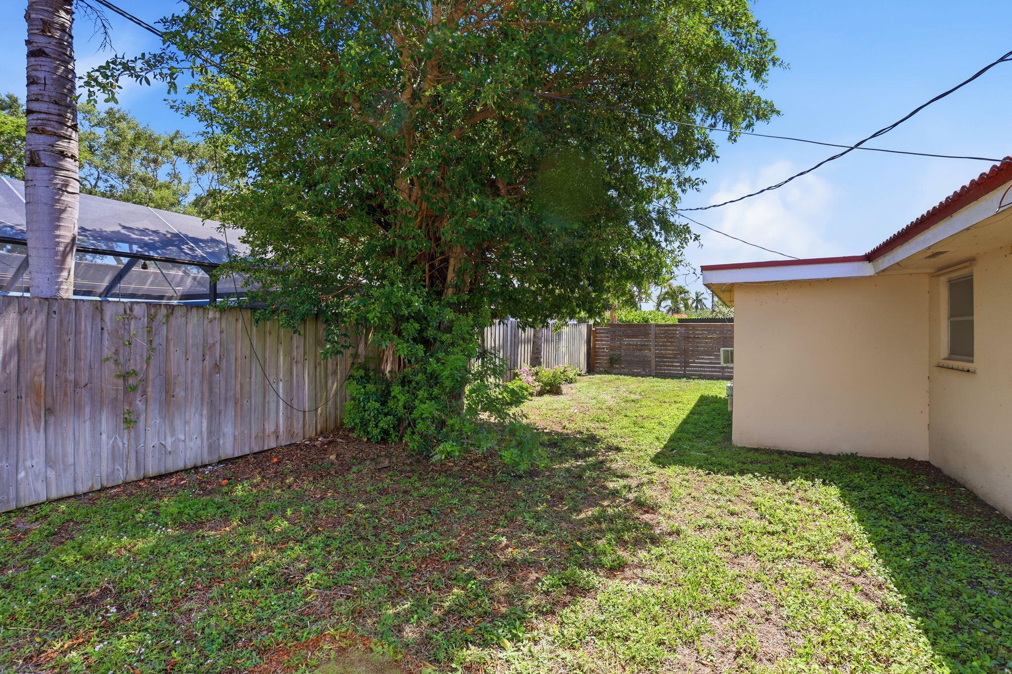 IMPERIAL POINT 1 SEC - Residential