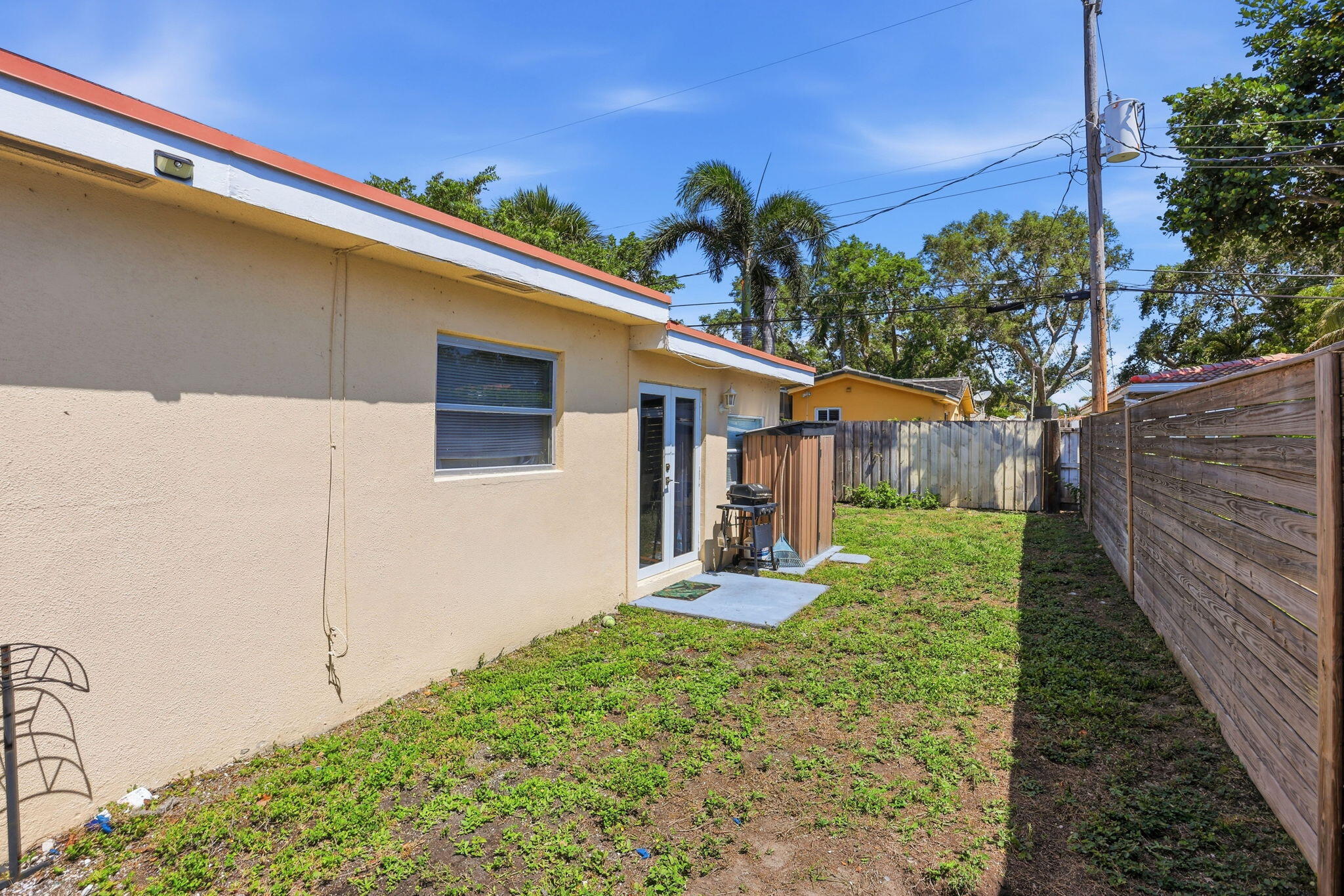 IMPERIAL POINT 1 SEC - Residential
