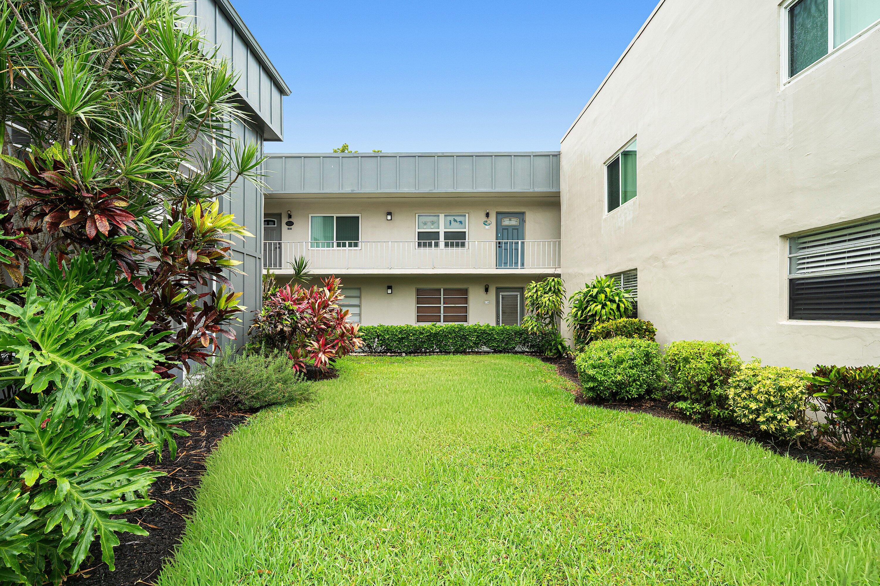 KINGS POINT BURGUNDY COND - Residential