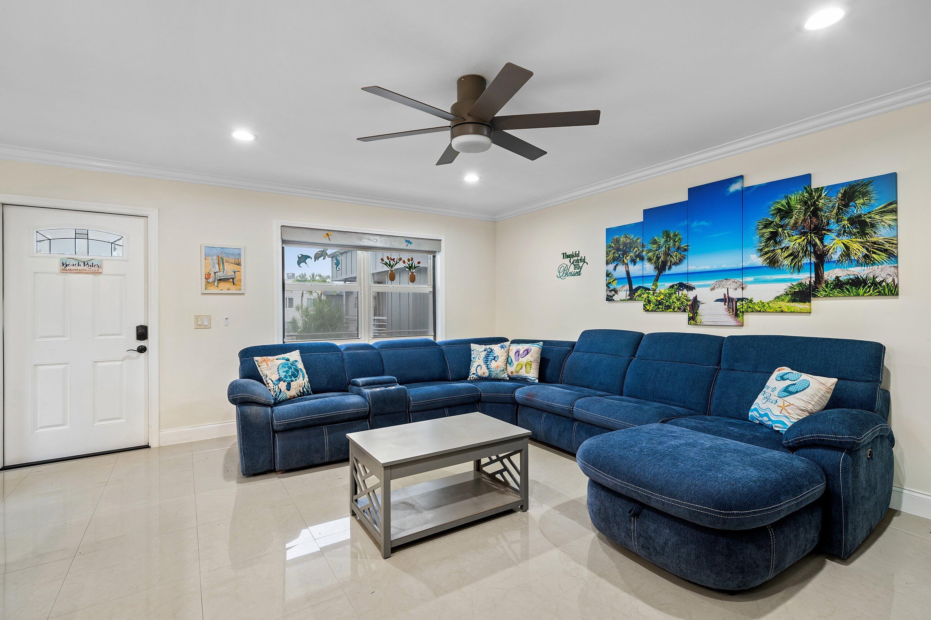 KINGS POINT BURGUNDY COND - Residential