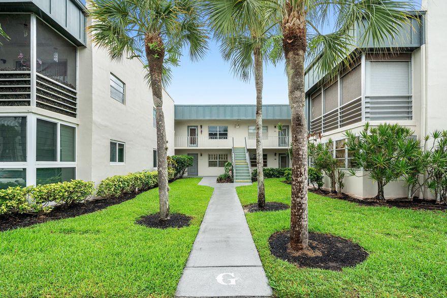 Beautifully updated 2BR/2BA condo in Kings Point, a highly desirable 55+ community in the heart of Delray Beach. This move-in ready residence has been freshly painted and features granite countertops, real wood shaker-style cabinetry, stainless steel appliances, LED lighting, tile flooring, an in-unit washer and dryer, roll-down shutters, and updated bath and shower finishes. Enjoy resort-style living with access to an impressive array of amenities, including multiple clubhouses, indoor and outdoor pools, golf courses, tennis, pickleball, bocce, shuffleboard, fitness center, theater, library, restaurants, beauty salon, hobby rooms, picnic areas, shuttle service, social clubs, and more. No pets. 1-year rental waiting period.