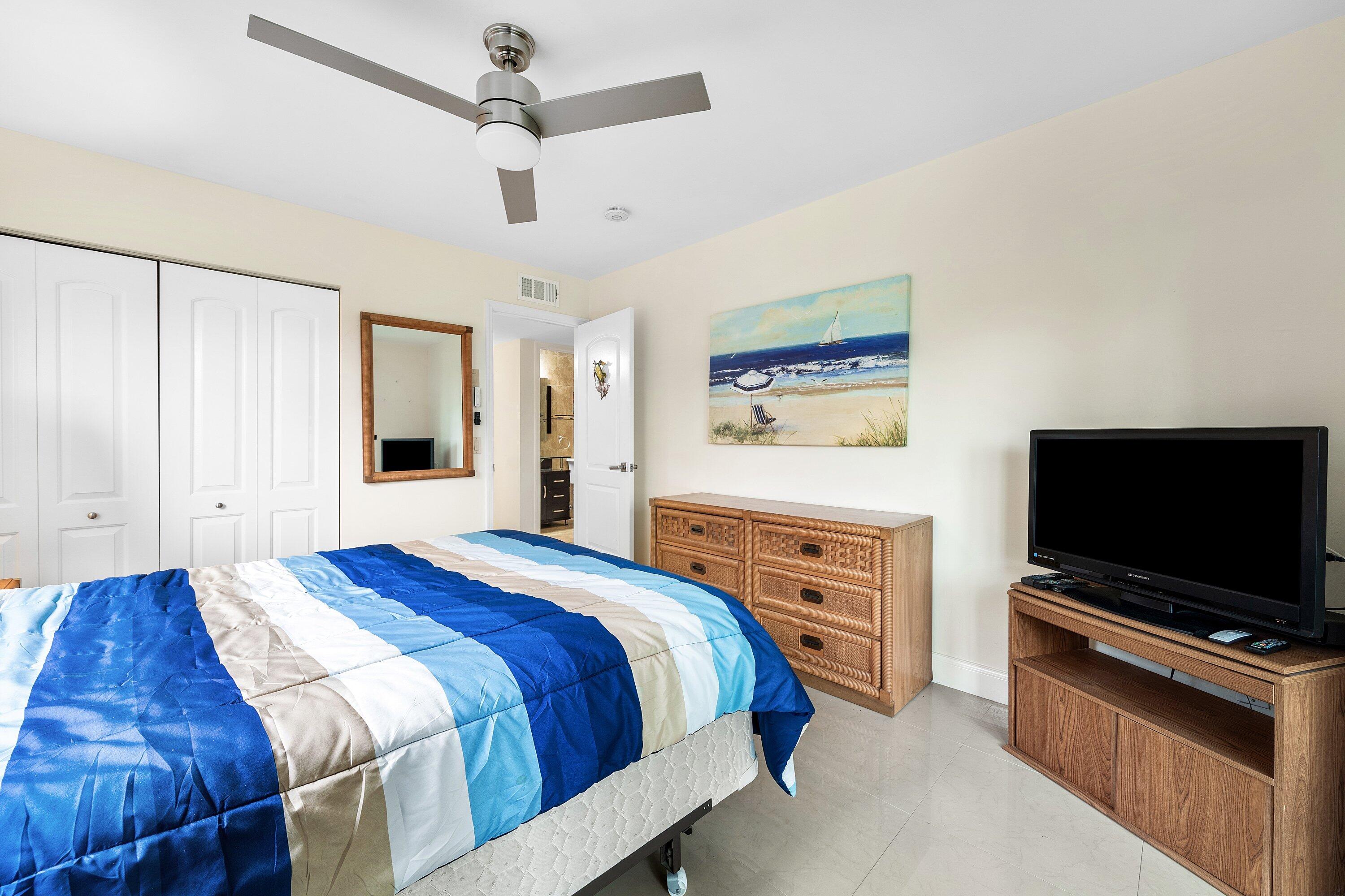 KINGS POINT BURGUNDY COND - Residential