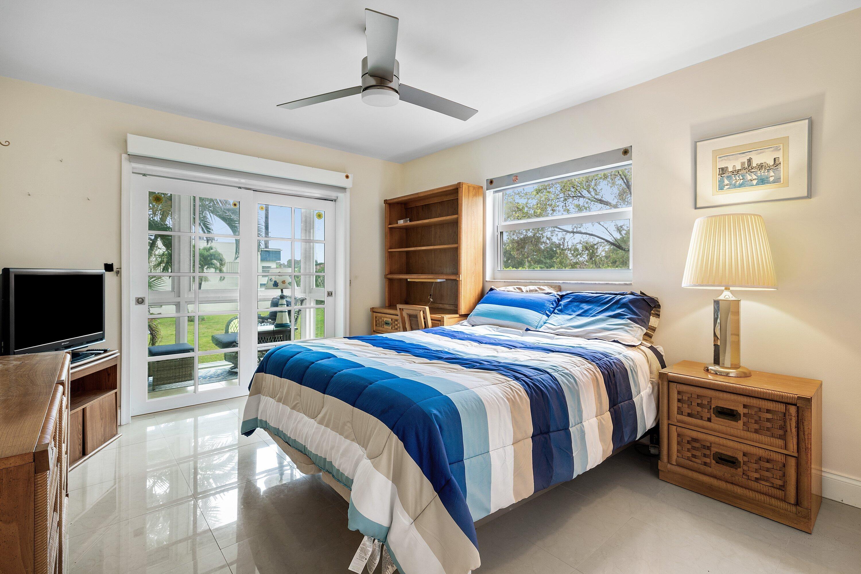 KINGS POINT BURGUNDY COND - Residential