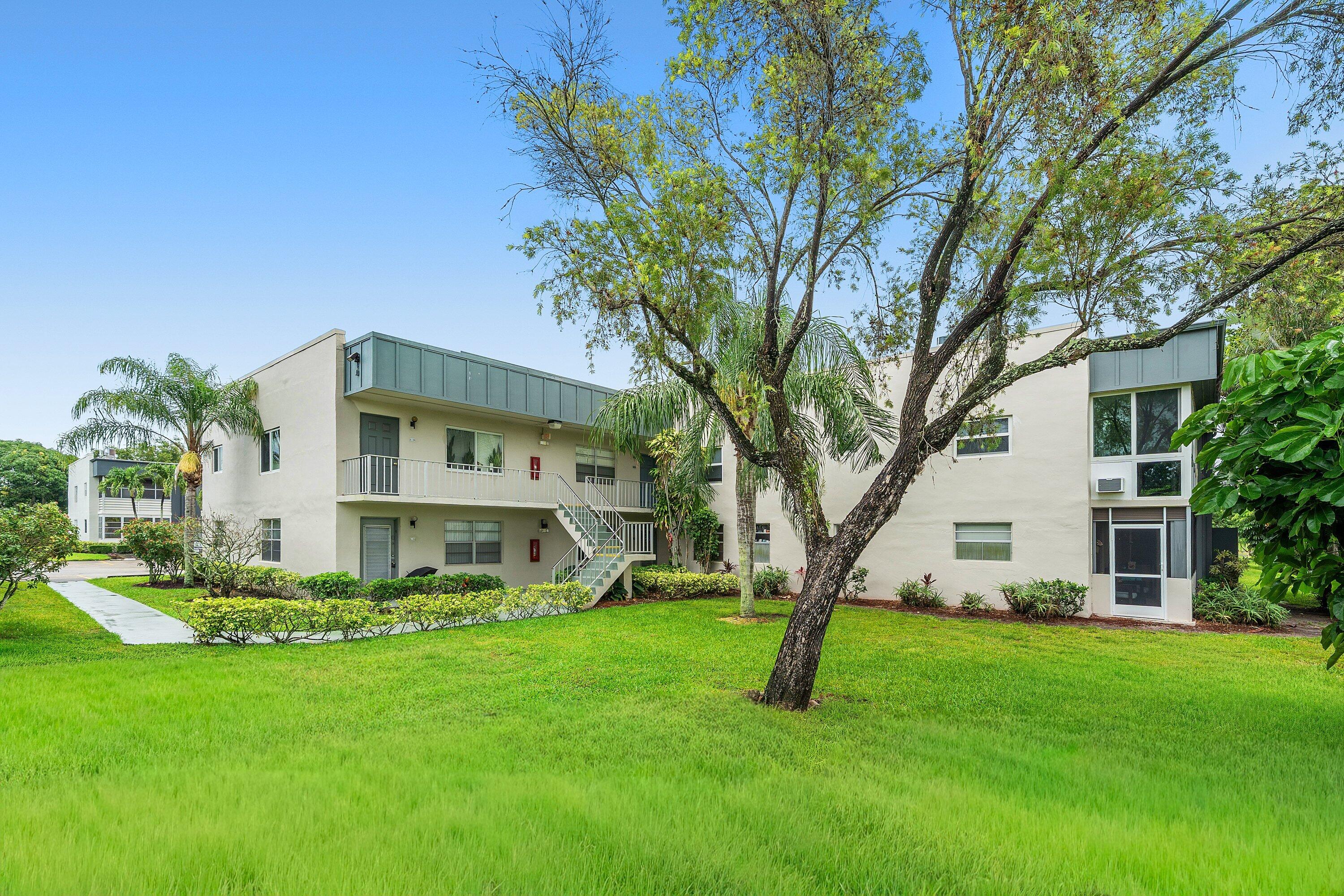 KINGS POINT BURGUNDY COND - Residential