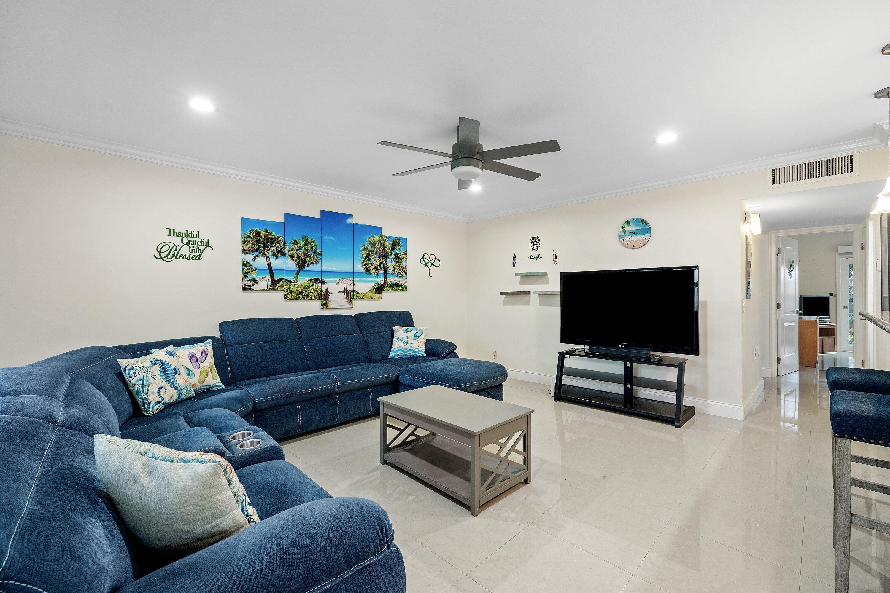 KINGS POINT BURGUNDY COND - Residential