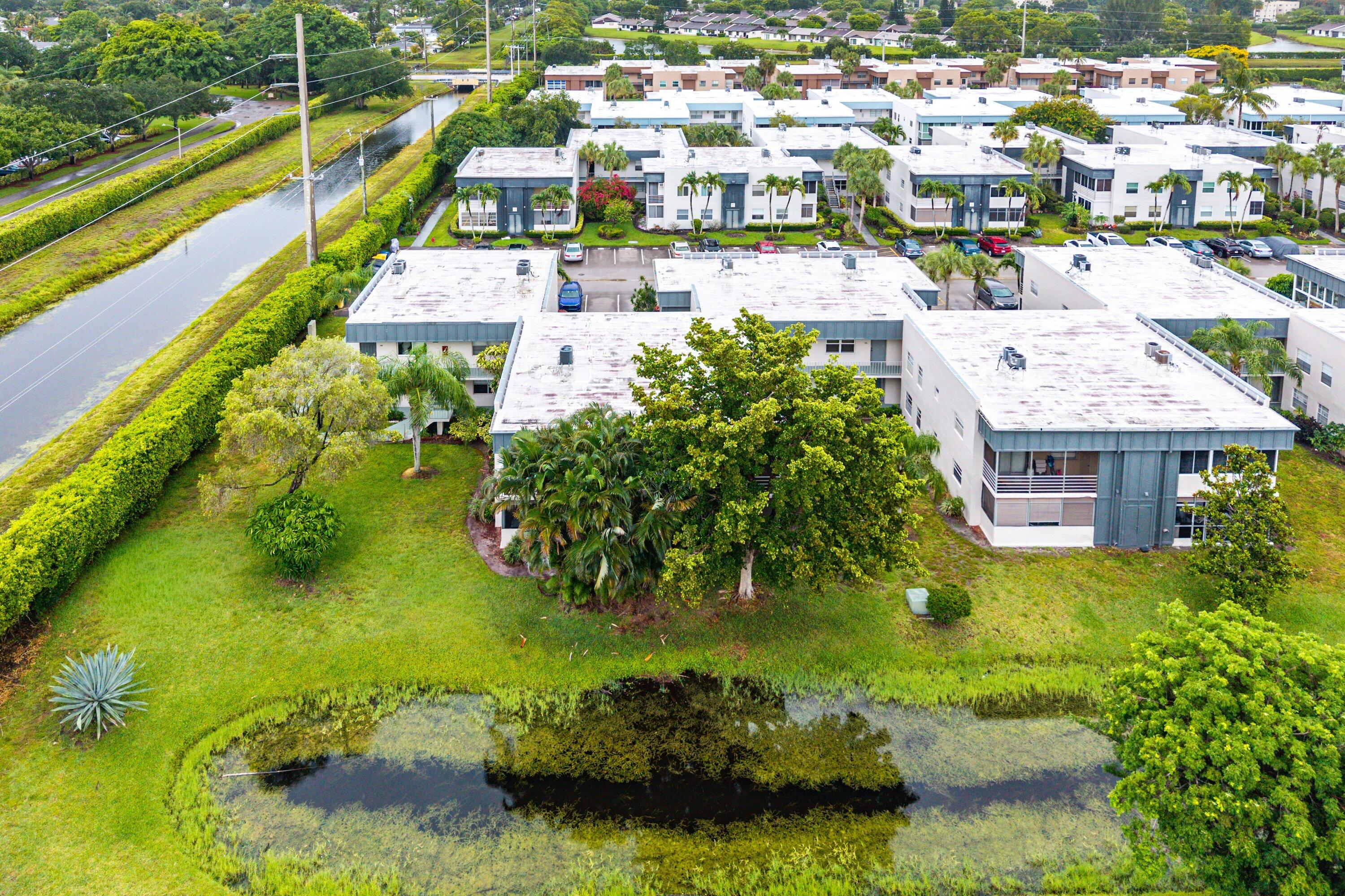 KINGS POINT BURGUNDY COND - Residential