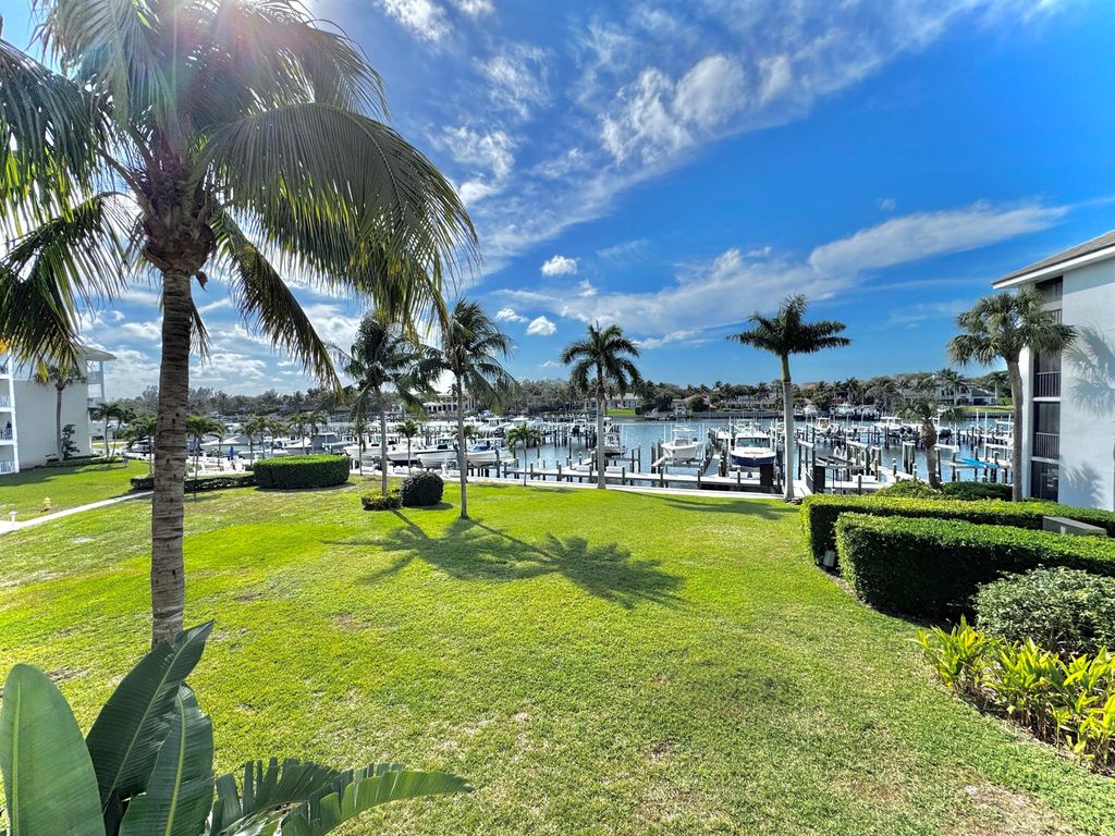 Photo of 424 Bay Colony Drive N, Juno Beach, FL 33408 (MLS # R11057702)